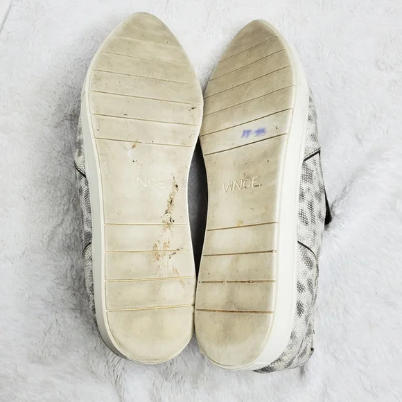 Vince Paeyre Embossed Pointed Cap Toe Slip-On Sneakers - Picture 4 of 11